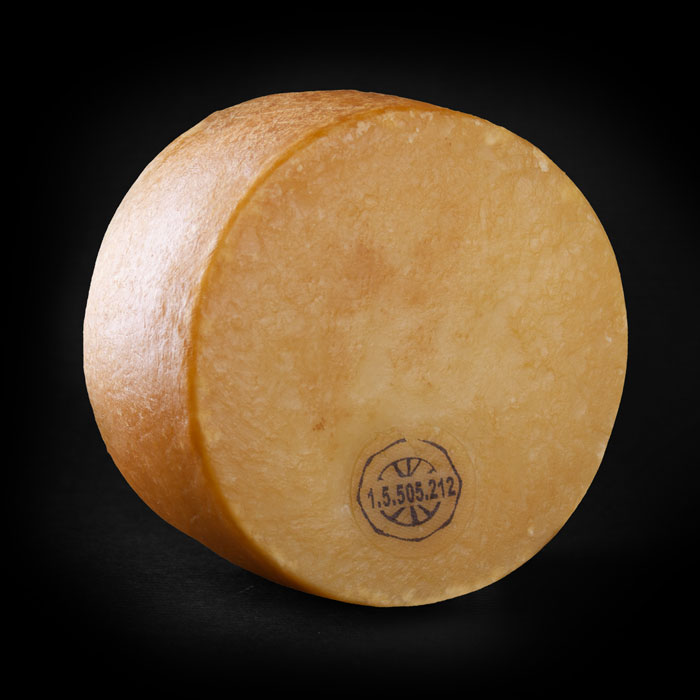 Smoked Ondarre cheese products-cheese-ondarre-whole-smoked
